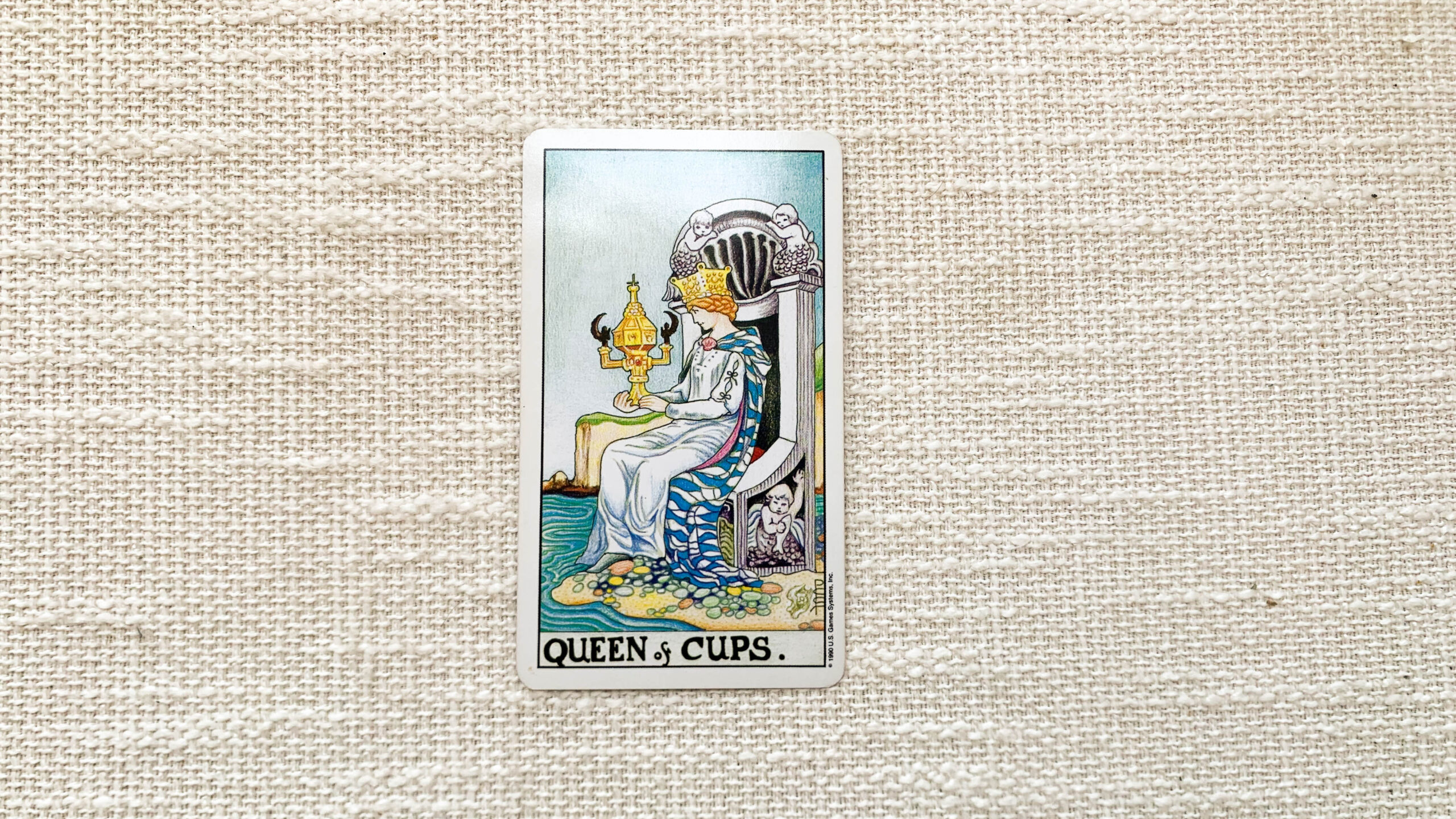 聖杯皇后 Queen of Cups 塔羅牌意思